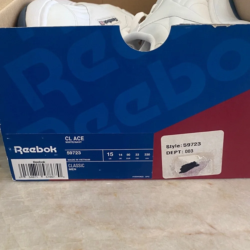 Men’s size 15
Reebok Classic Mens White Sneakers- Size 15 - Picture 5 of 5